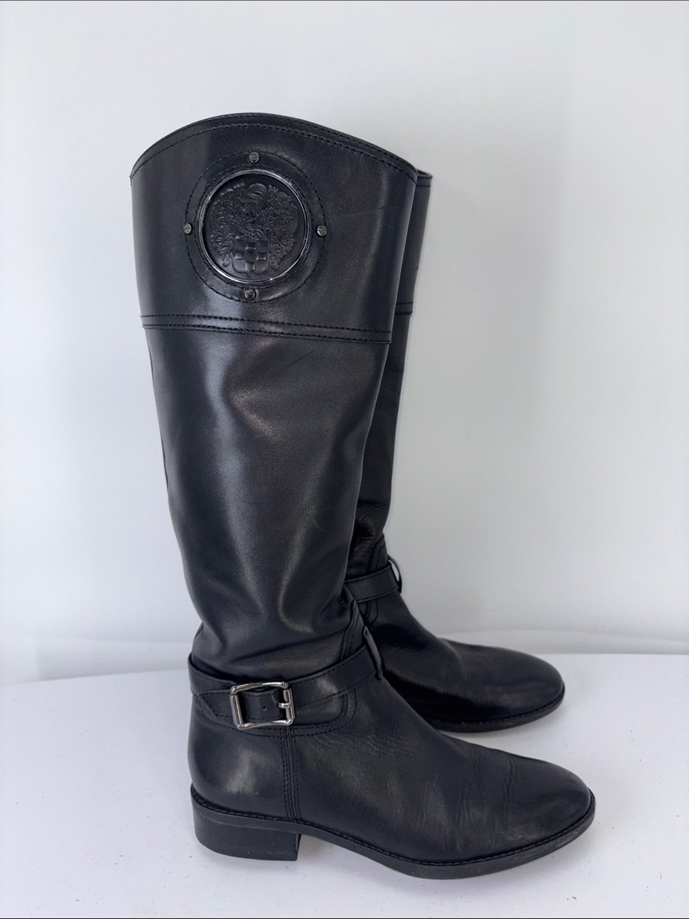 🪡 Vince Camuto Phillie Black Leather Knee Boots with Medallion riding - Picture 2 of 9